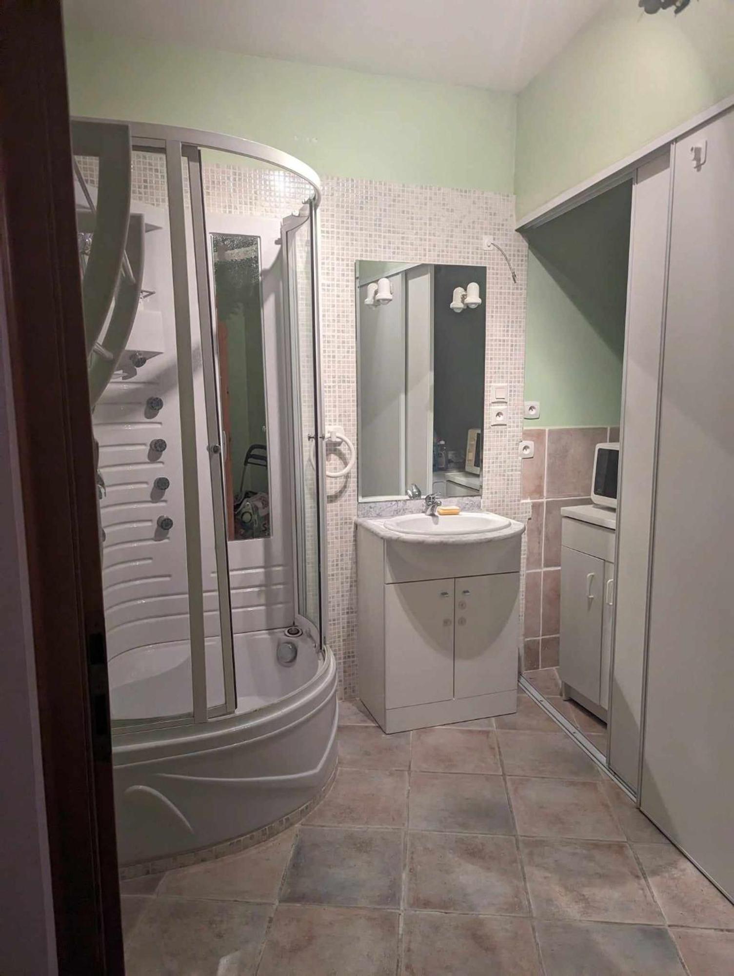 La Liviniere Chambre Climatisee Avec Espaces Privatifs Dont Salle De Bain Et Wc מראה חיצוני תמונה